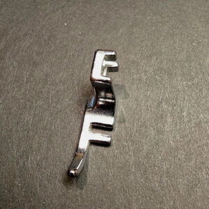 Singer Low Shank Snap-On Sewing Machine Presser Foot #4464110-1 #155964 Elna